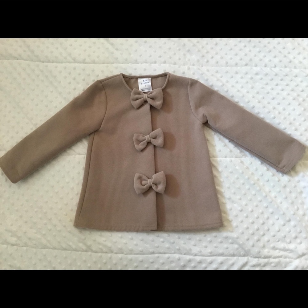 Size 3T stylish toddler camal coat
